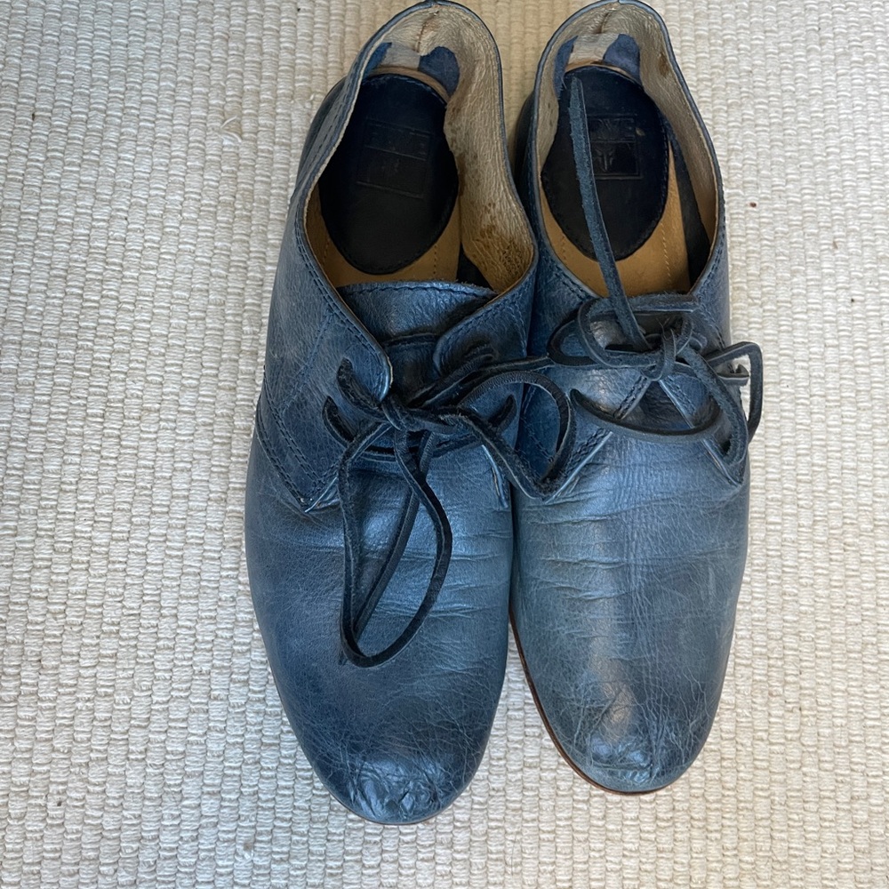 Frye Black Leather Lace-Up Flats